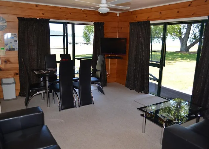 Cedarwood Lakeside Motel&conference Venue 4* Rotorua