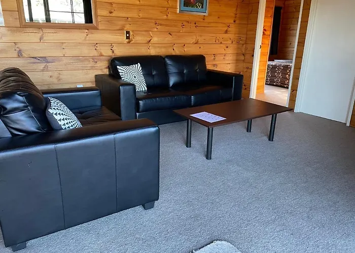 Cedarwood Lakeside Motel&conference Venue Motel 4*