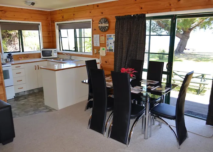 Cedarwood Lakeside Motel&conference Venue 4* Rotorua