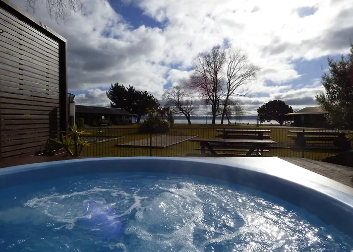 Cedarwood Lakeside Motel&conference Venue