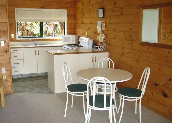 Motel Cedarwood Lakeside Motel&conference Venue 4*