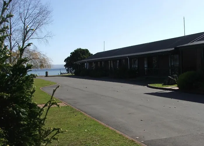 Cedarwood Lakeside Motel&conference Venue Motel