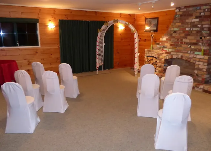 Cedarwood Lakeside Motel&conference Venue Motel 4*