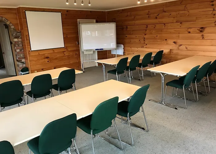 Cedarwood Lakeside Motel&conference Venue Motel 4*