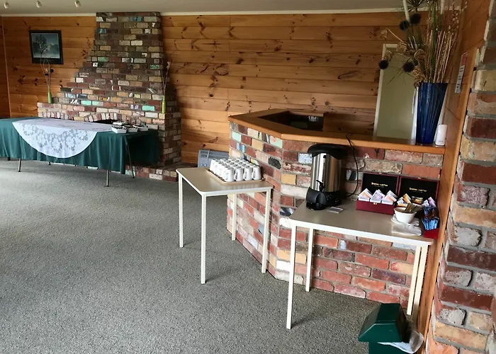 Cedarwood Lakeside Motel&conference Venue